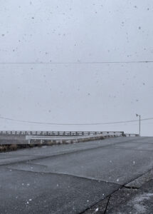 普段は桜島が見えますが雪で真っ白です。